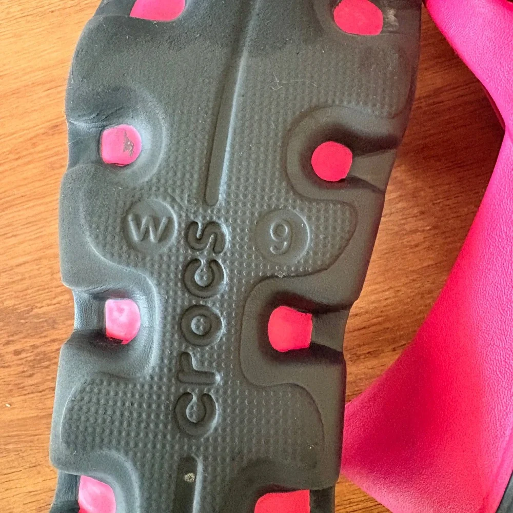 Crocs Duet Busy Day Mary Jane Flats Raspberry Pink Womens 9 Casual Comfort Shoes